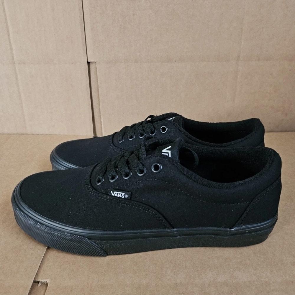 Vans Boy’s Classic Doheny Black Canvas Sneakers Size 7Y